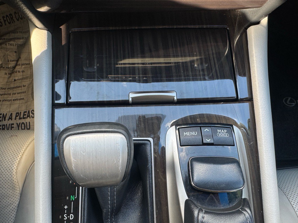 2013 Lexus LS Image 30