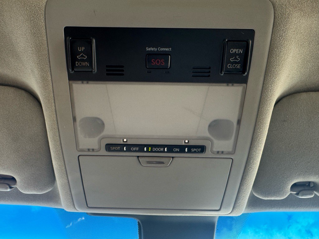 2013 Lexus LS Image 36