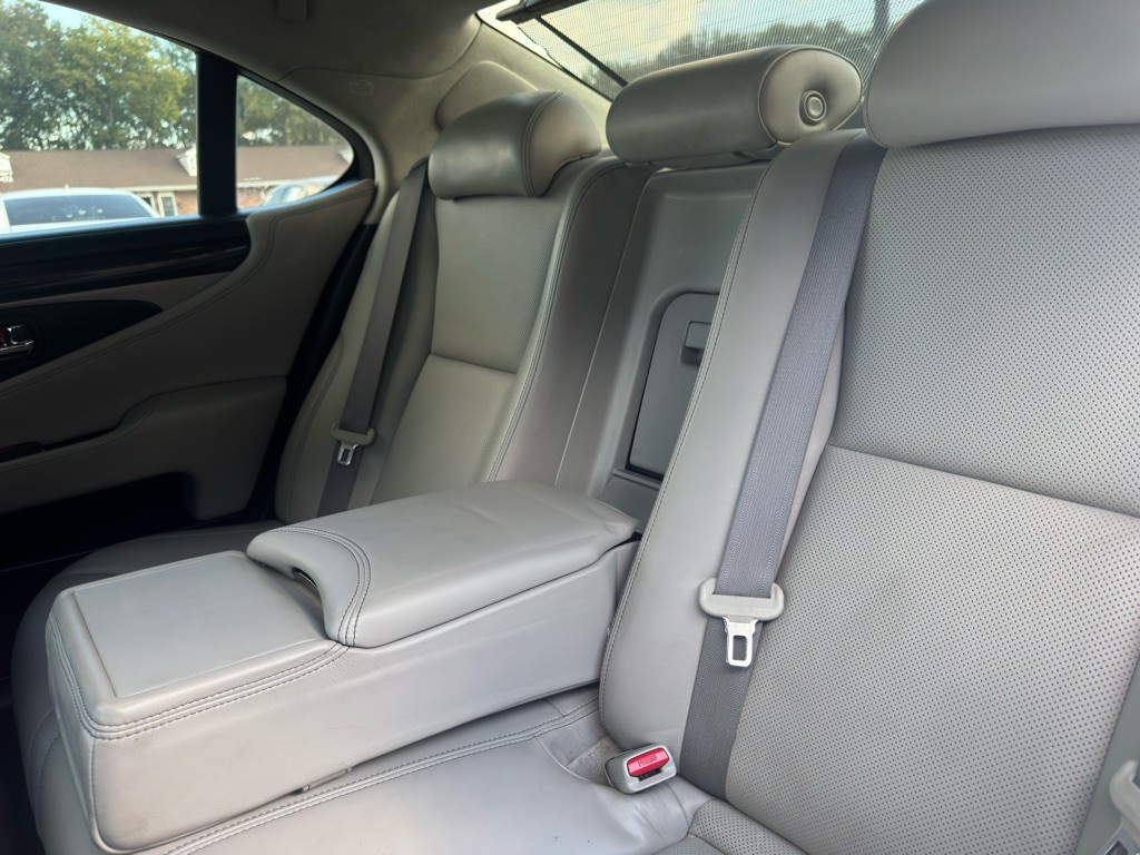 2013 Lexus LS Image 49