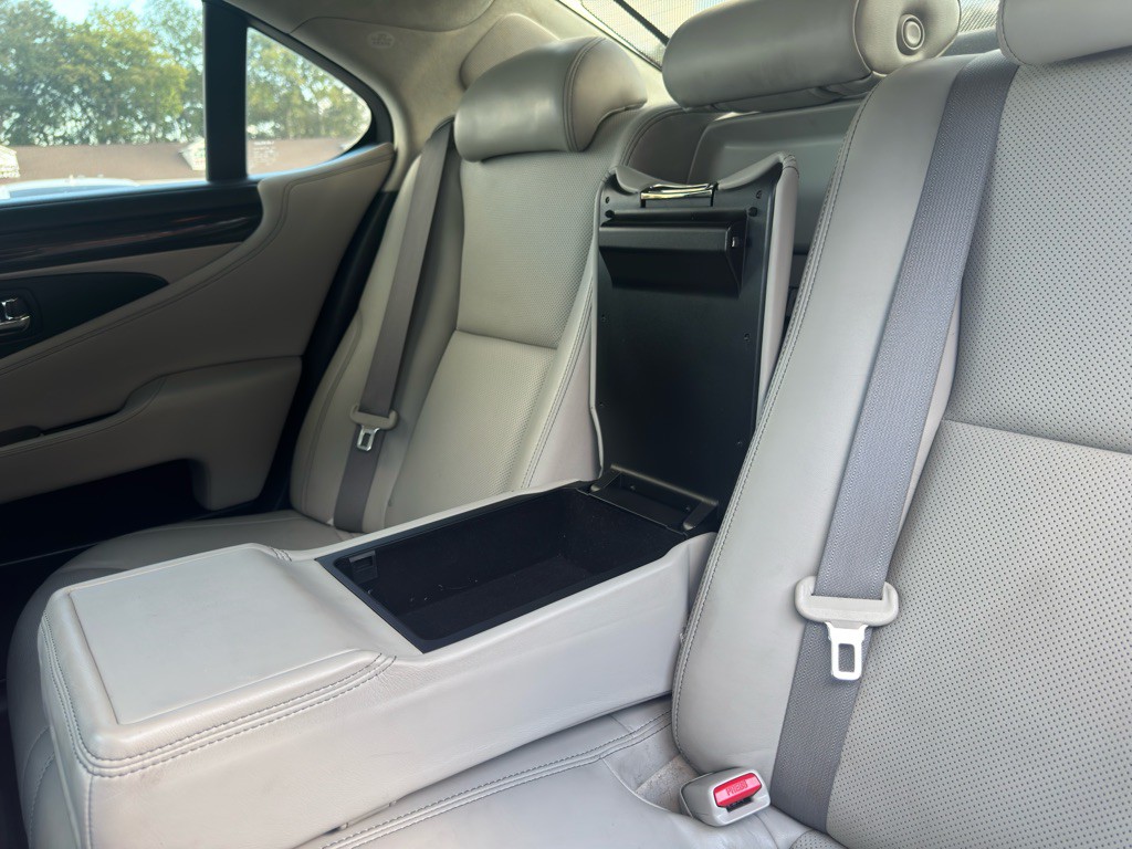 2013 Lexus LS Image 50
