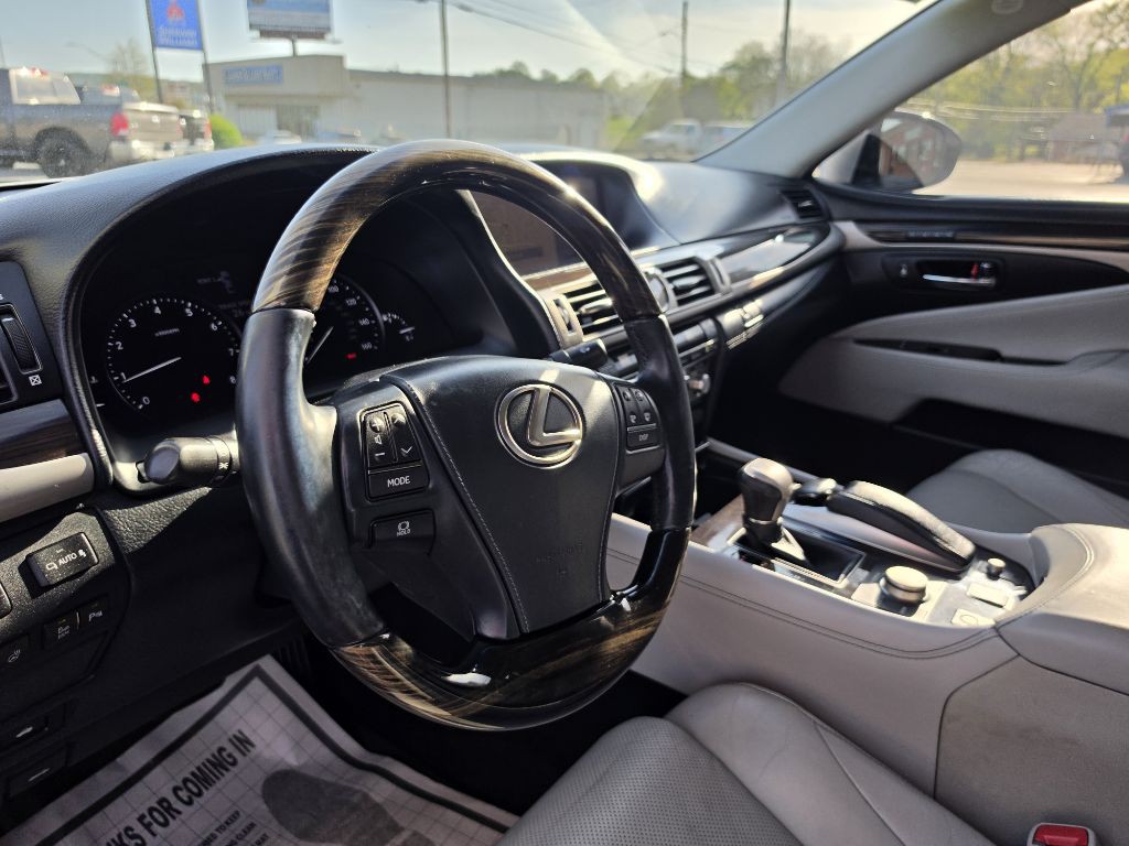 2013 Lexus LS Image 20