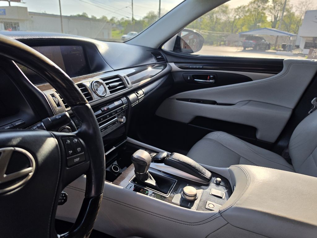2013 Lexus LS Image 22