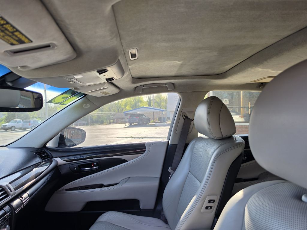2013 Lexus LS Image 23