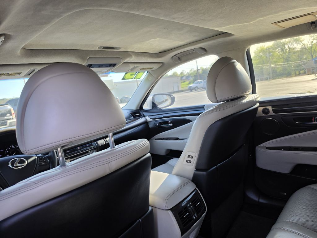 2013 Lexus LS Image 26