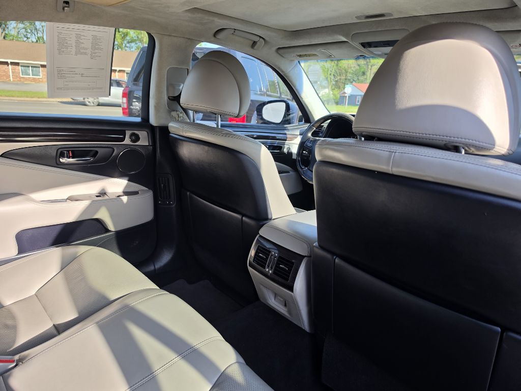 2013 Lexus LS Image 33