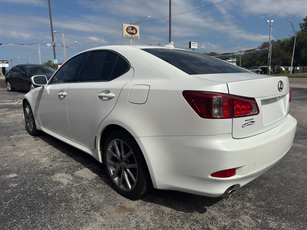 2013 Lexus IS Image 6