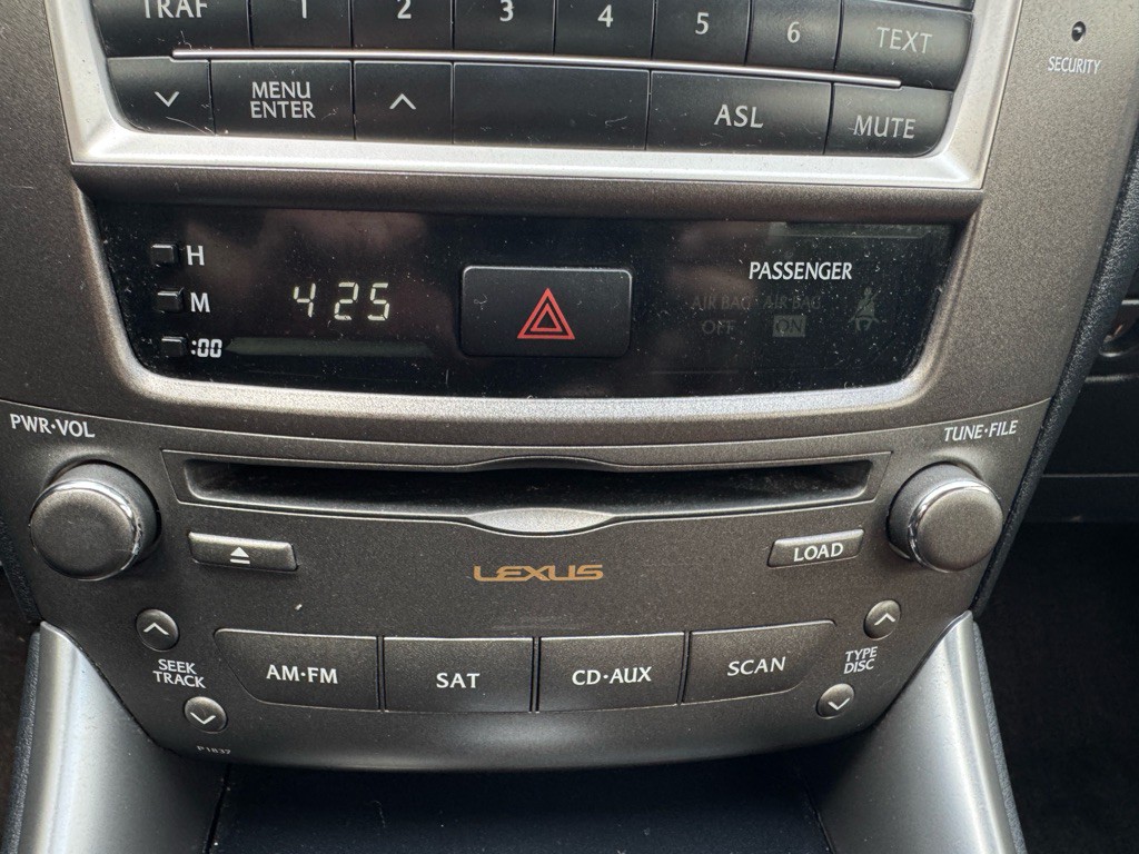 2013 Lexus IS Image 17