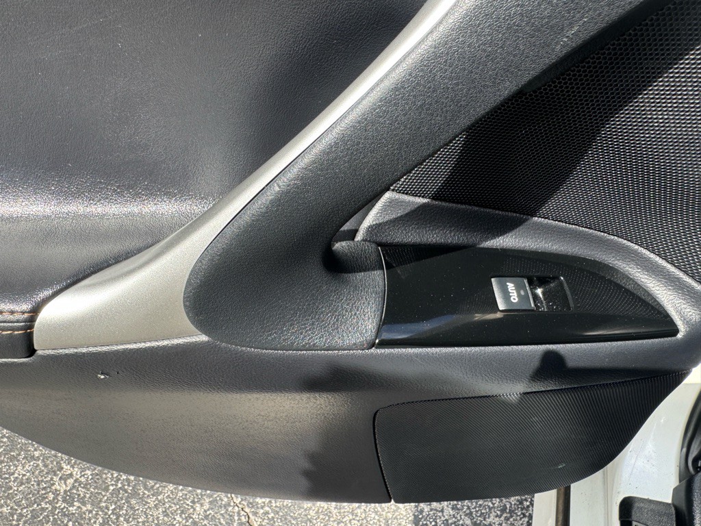 2013 Lexus IS Image 21