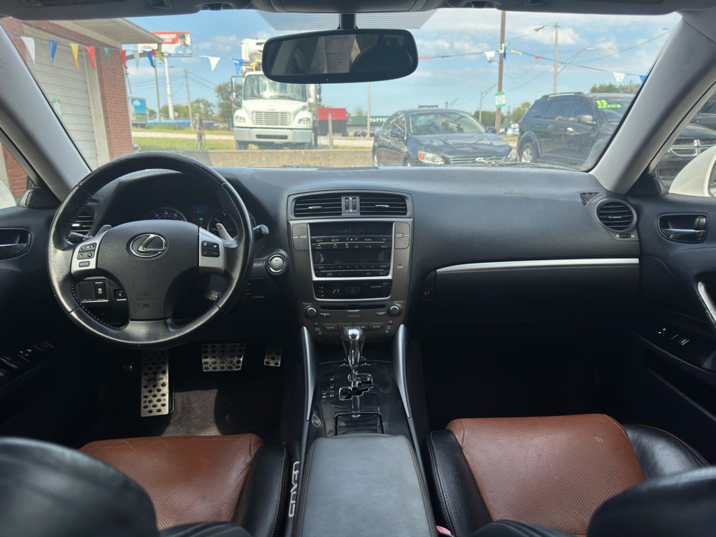 2013 Lexus IS Image 23
