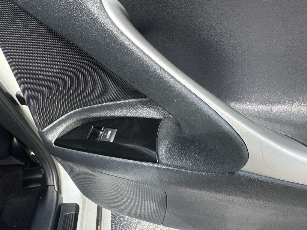 2013 Lexus IS Image 32