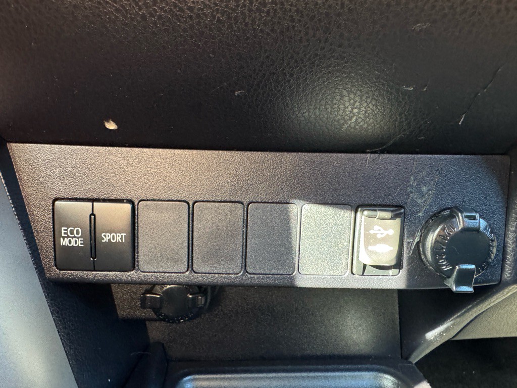 2014 Toyota Rav4 Image 22