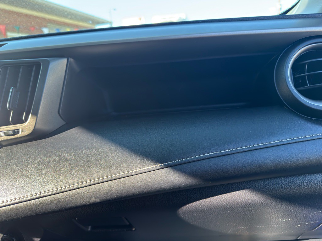2014 Toyota Rav4 Image 38