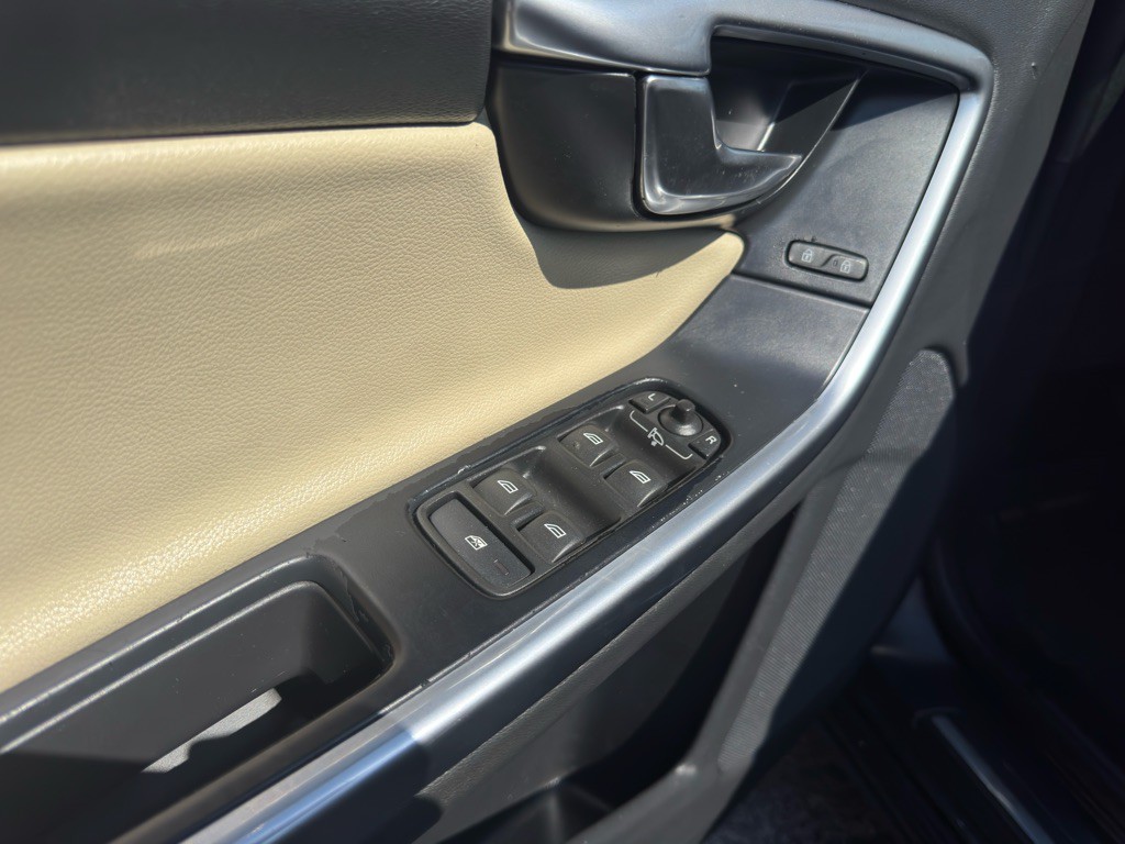 2016 Volvo S60 Image 12