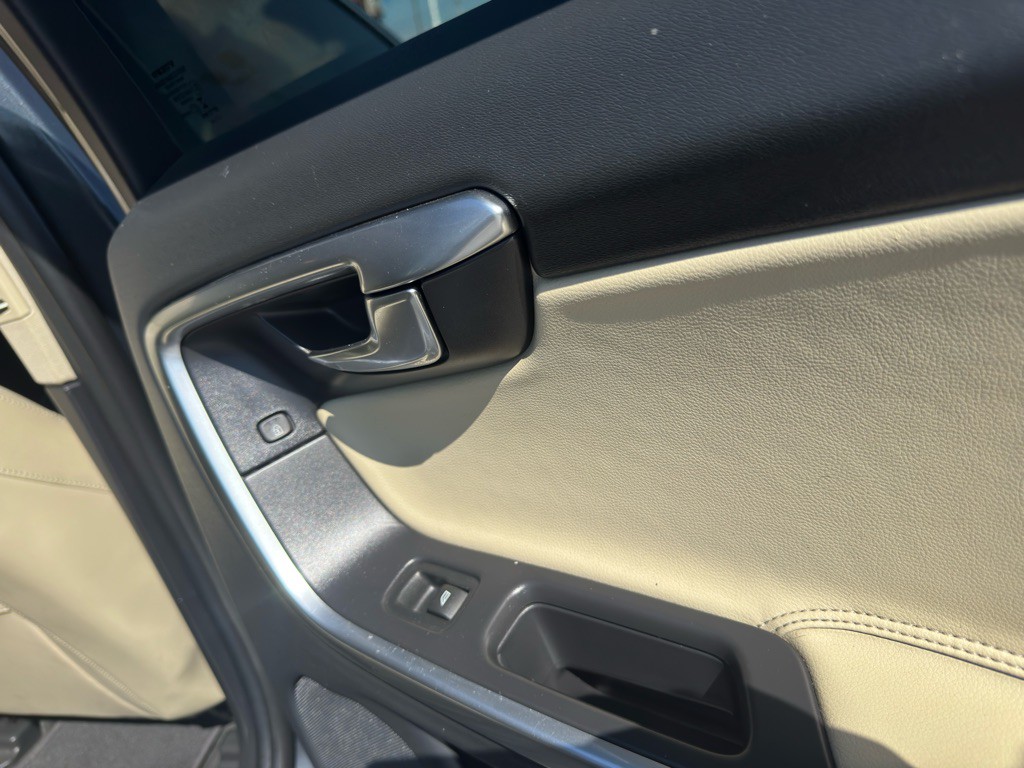 2016 Volvo S60 Image 32