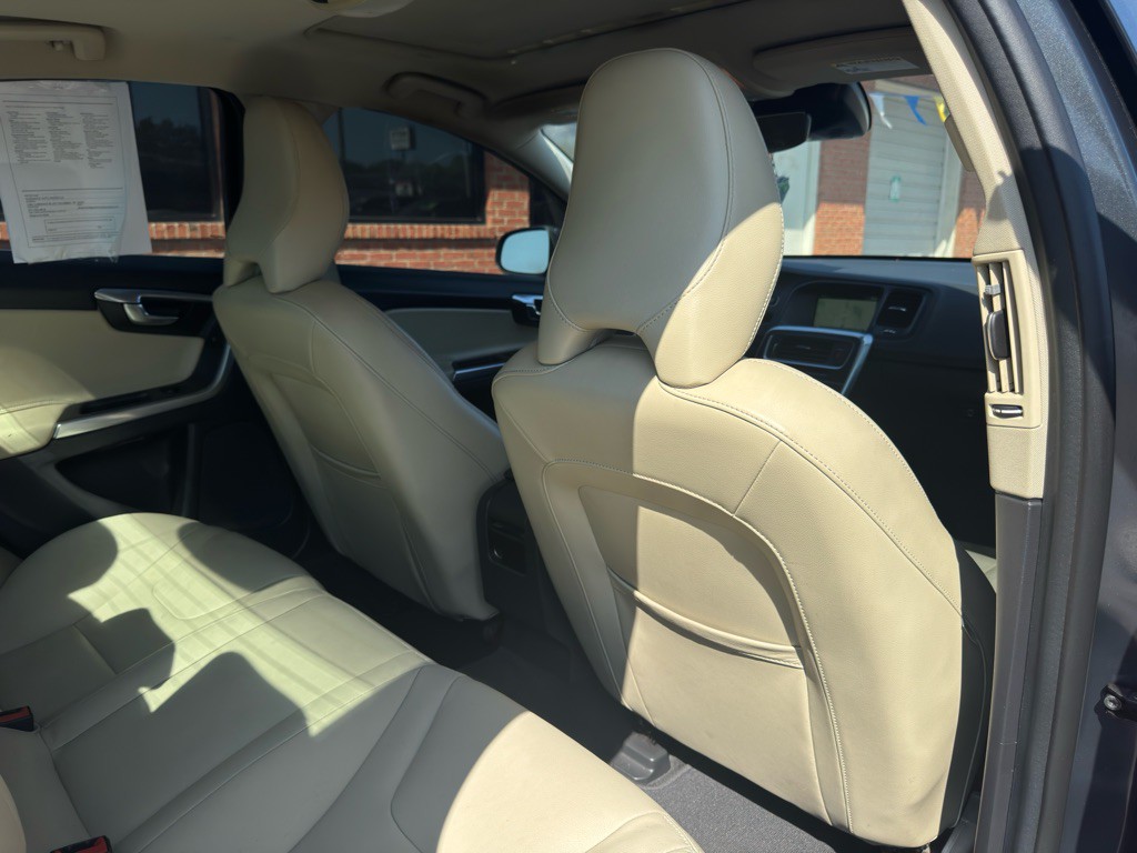 2016 Volvo S60 Image 33