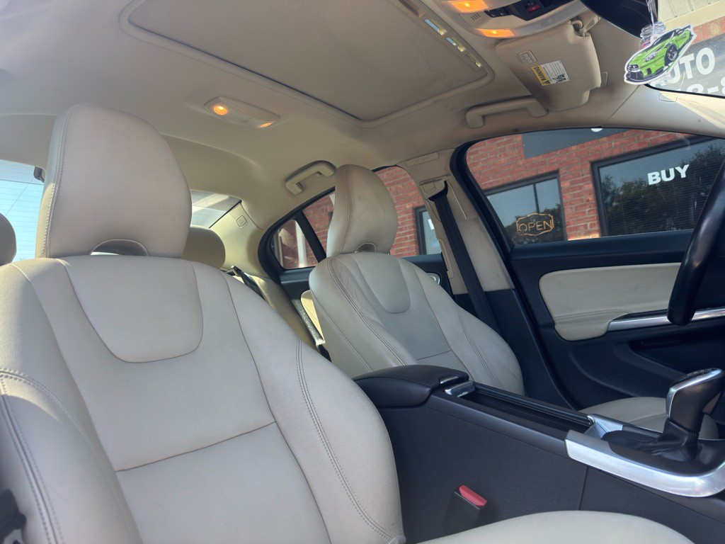 2016 Volvo S60 Image 38