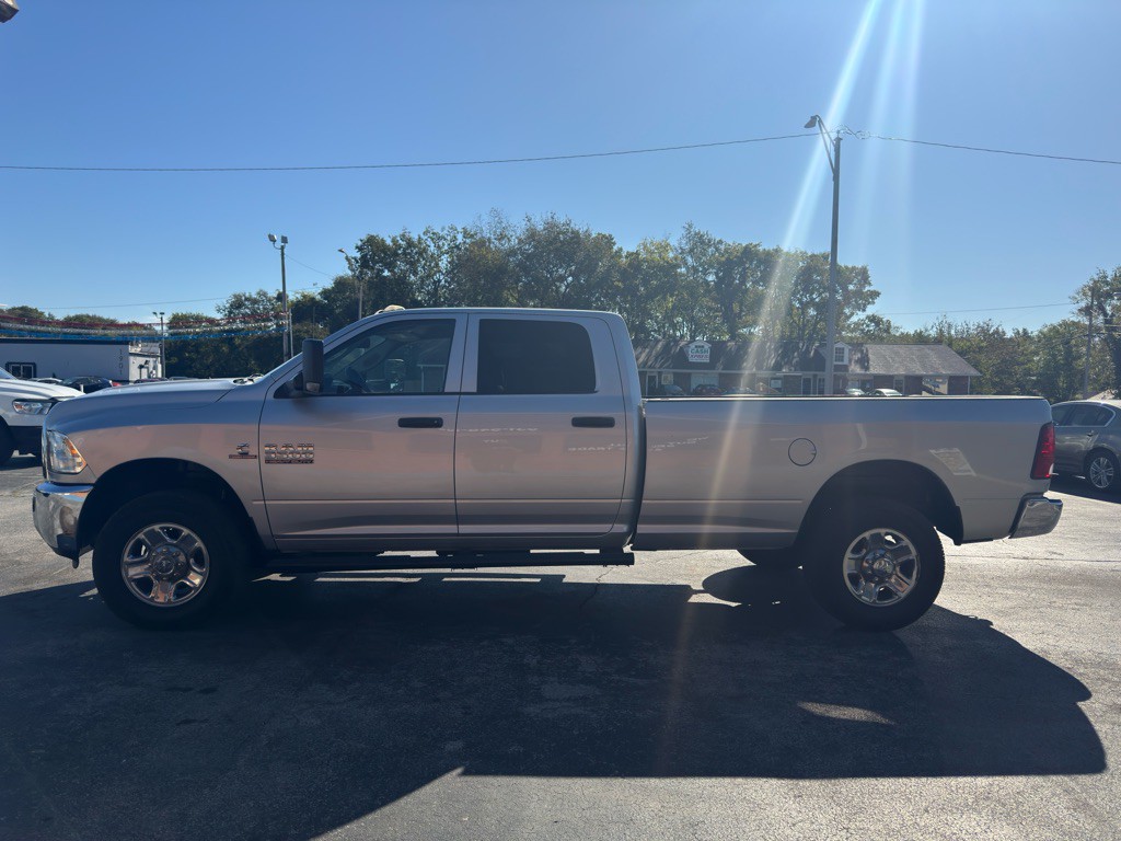 2015 RAM 3500 Image 6