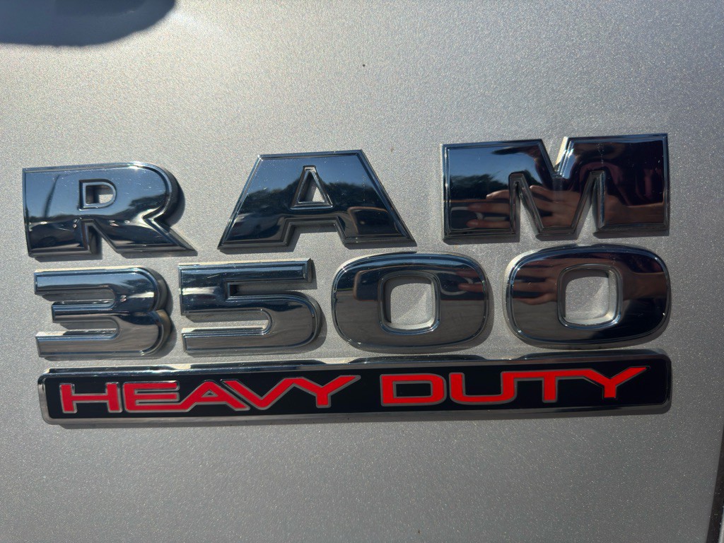 2015 RAM 3500 Image 16
