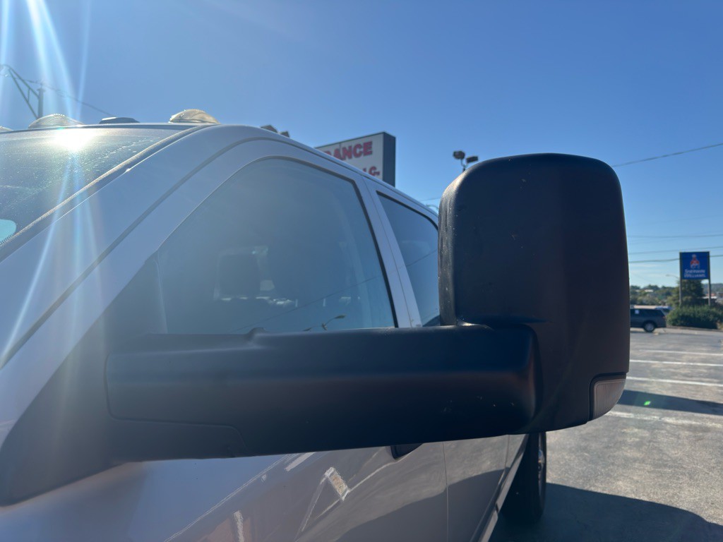 2015 RAM 3500 Image 17