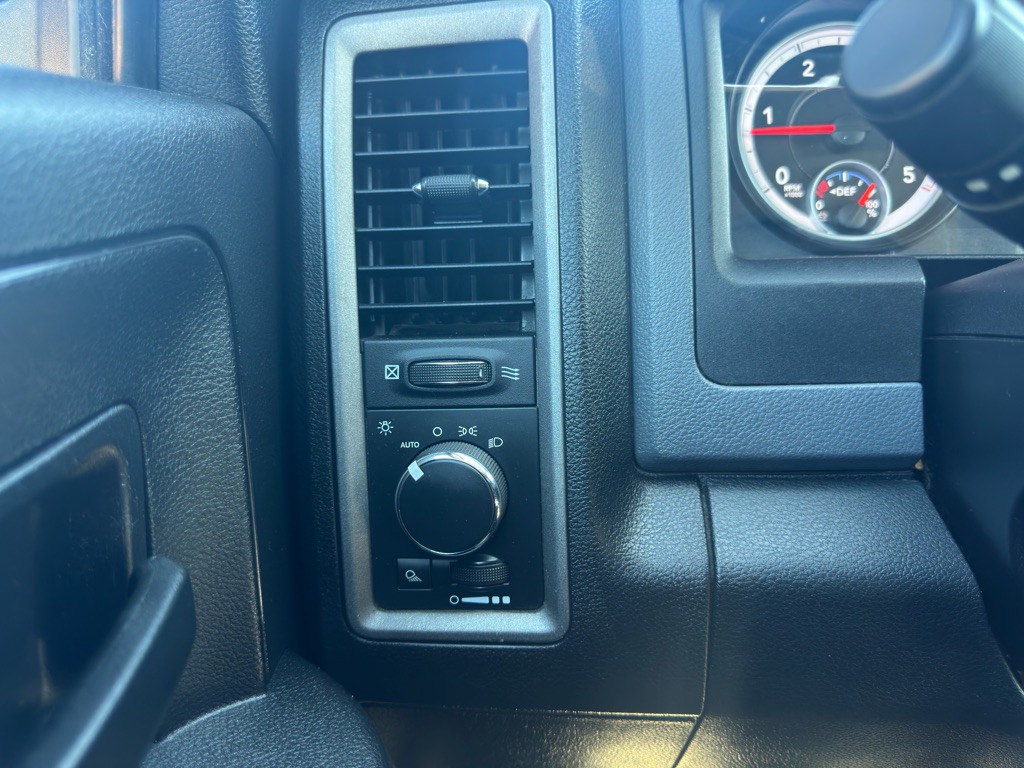 2015 RAM 3500 Image 22
