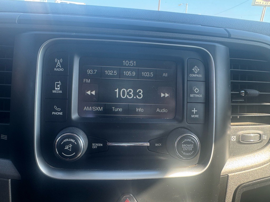 2015 RAM 3500 Image 28