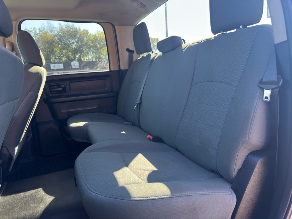 2015 RAM 3500 Image 33