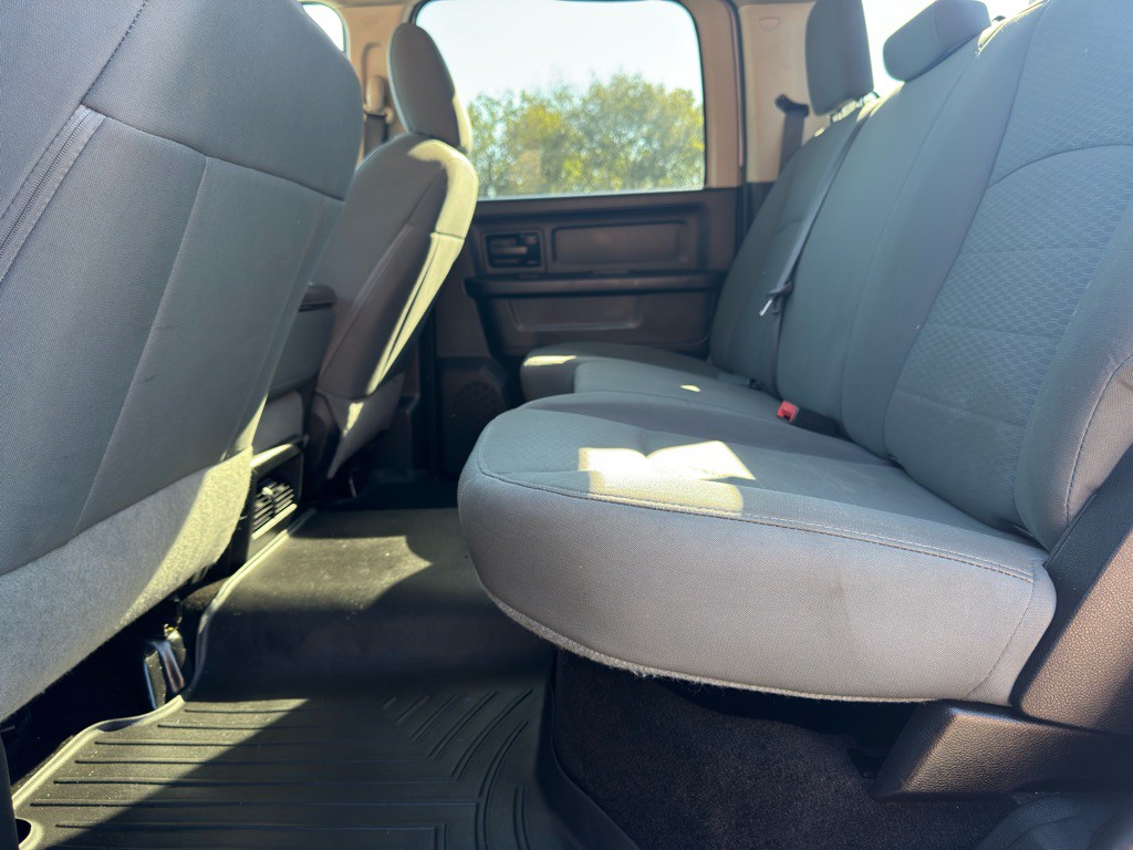 2015 RAM 3500 Image 36