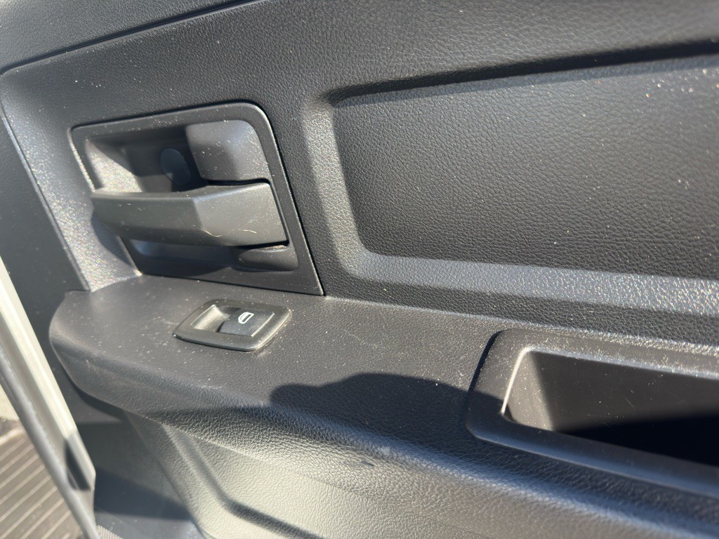 2015 RAM 3500 Image 38