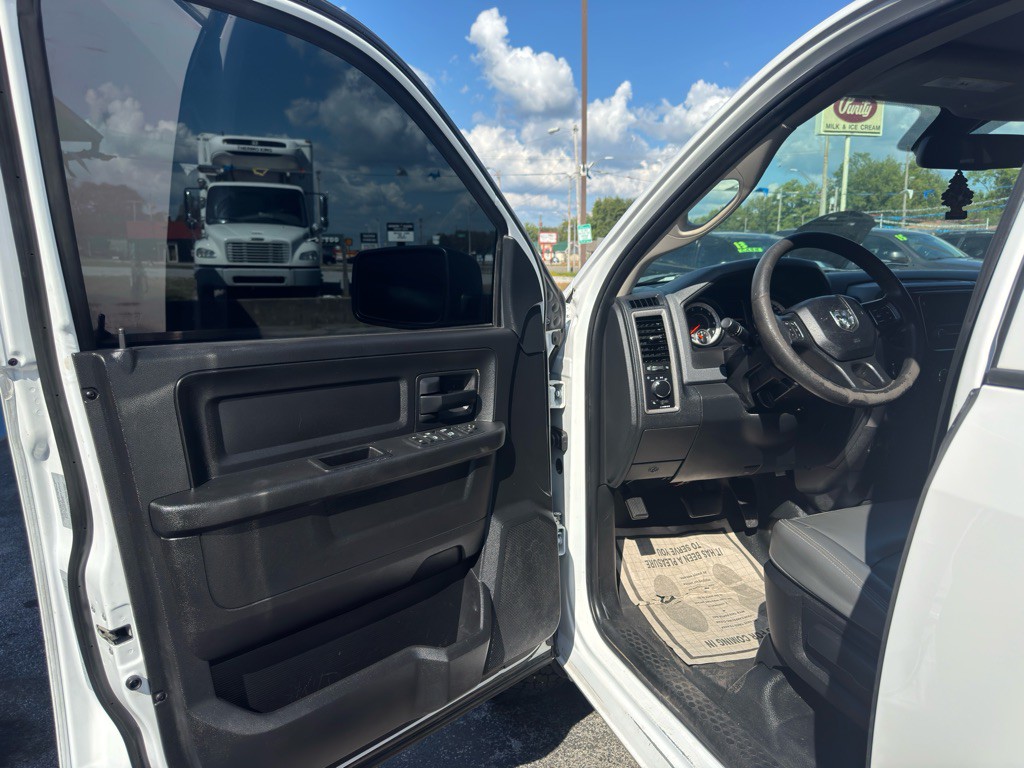 2017 RAM 1500 Image 12