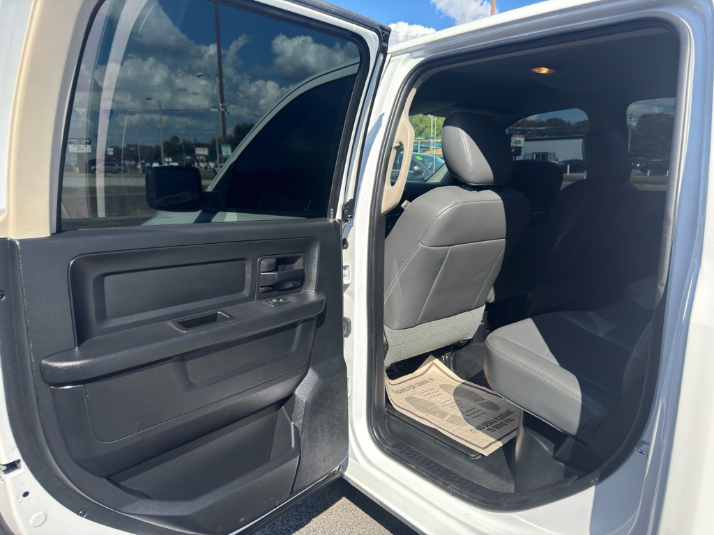 2017 RAM 1500 Image 18