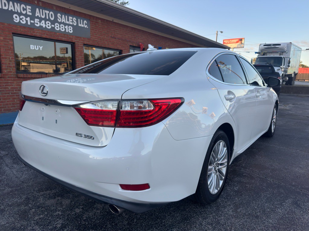 2014 Lexus ES Image 8