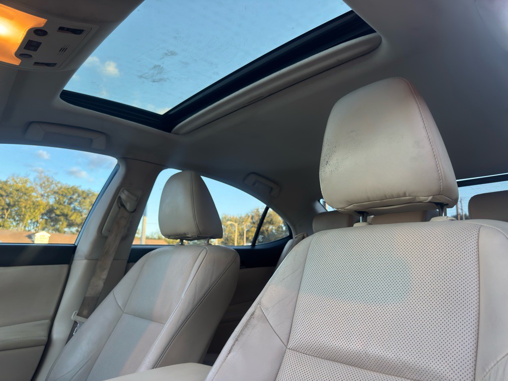 2014 Lexus ES Image 28
