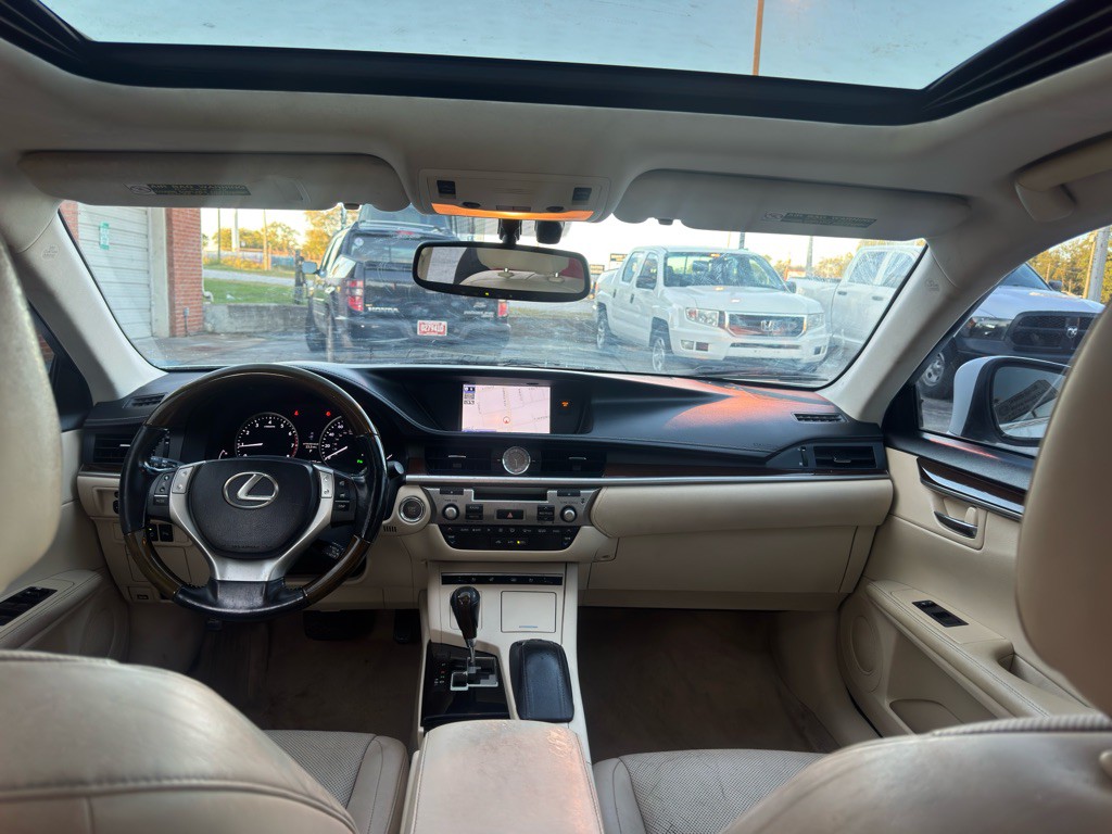 2014 Lexus ES Image 34
