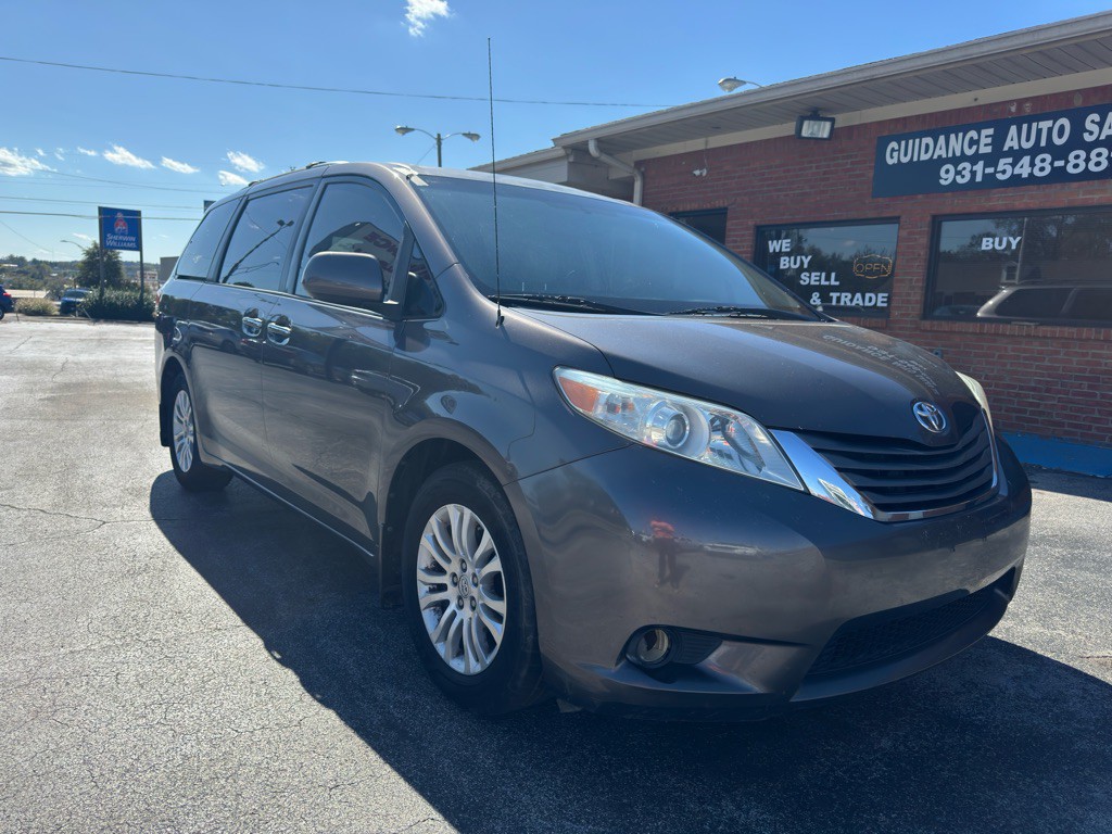 2012 Toyota Sienna Image 10