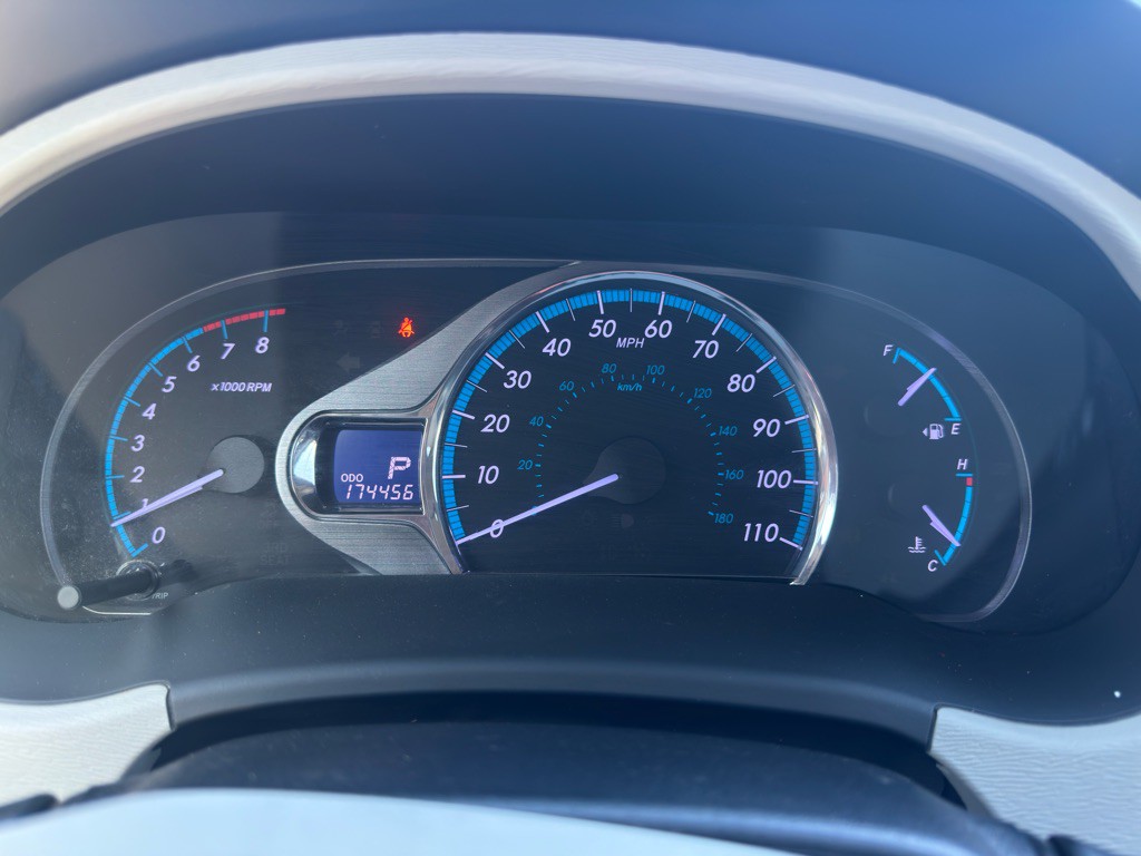 2012 Toyota Sienna Image 13