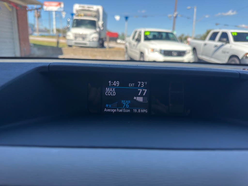 2012 Toyota Sienna Image 16