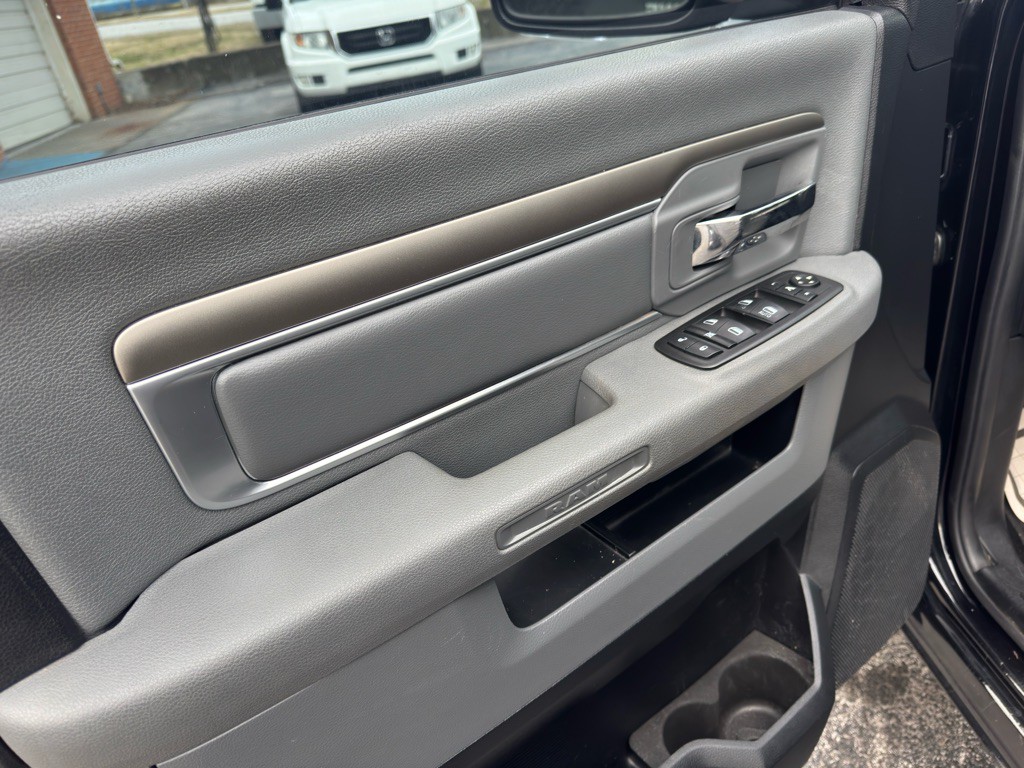 2014 RAM 1500 Image 12