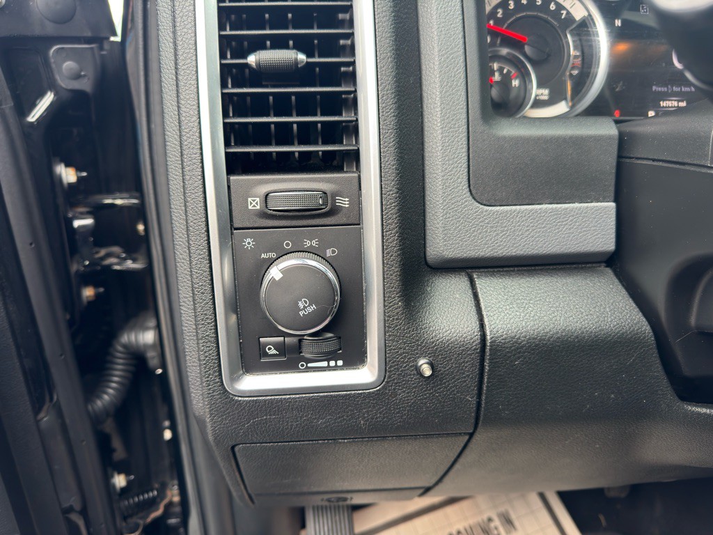 2014 RAM 1500 Image 14