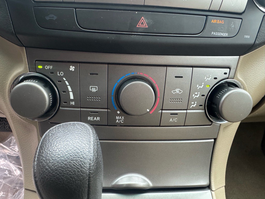 2010 Toyota Highlander Image 15