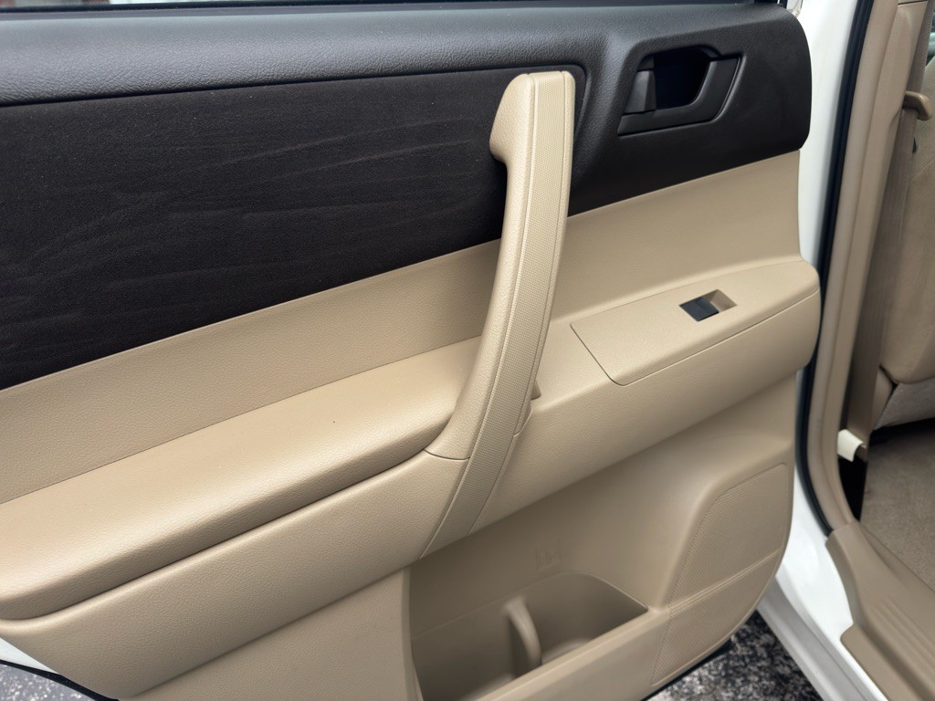 2010 Toyota Highlander Image 20