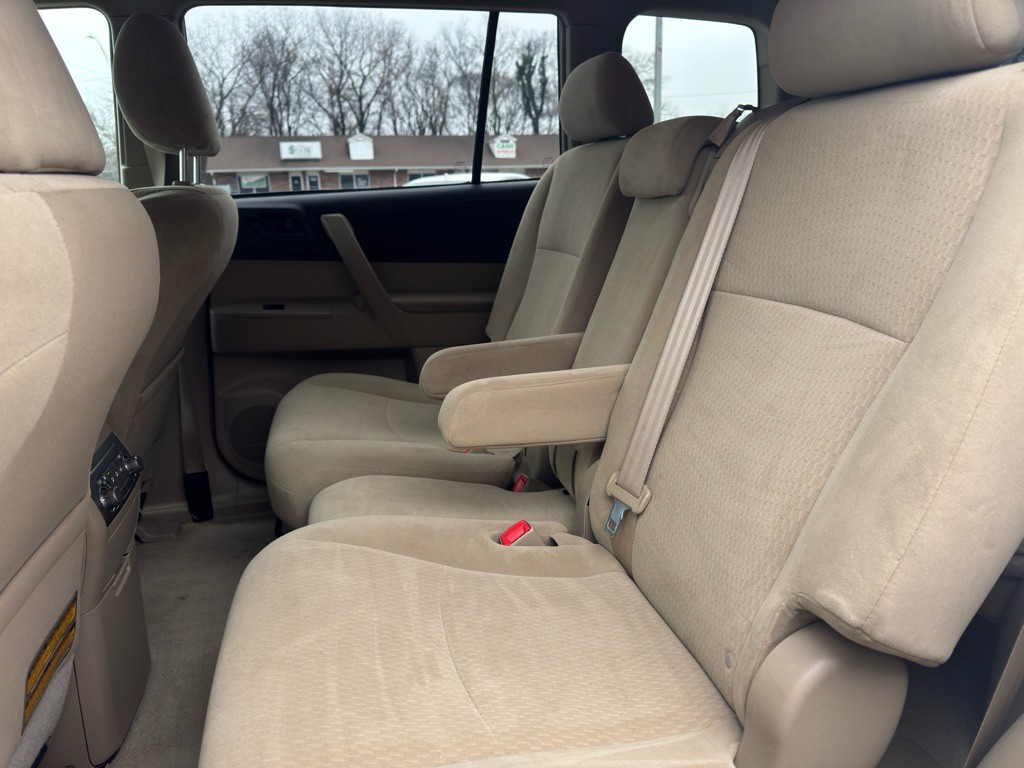 2010 Toyota Highlander Image 21