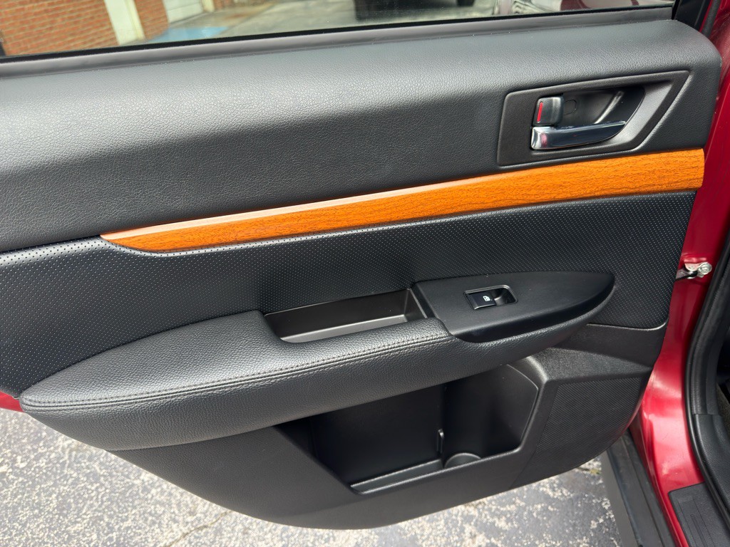 2013 Subaru Outback Image 26