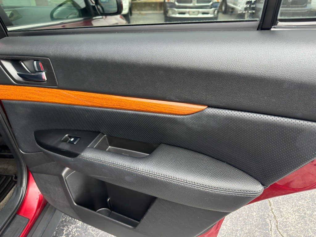 2013 Subaru Outback Image 32
