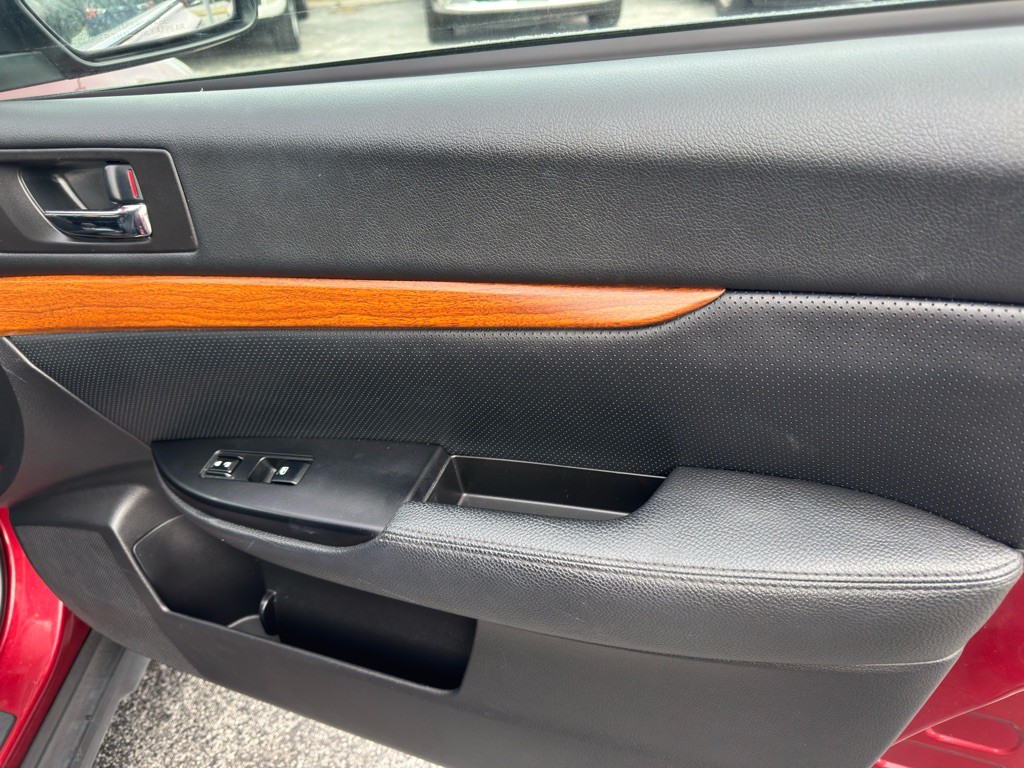 2013 Subaru Outback Image 36