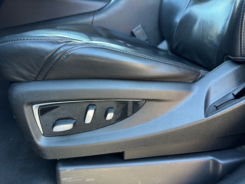 2018 Cadillac Escalade Image 16