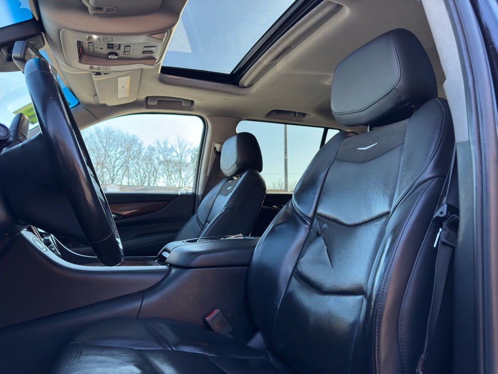 2018 Cadillac Escalade Image 18