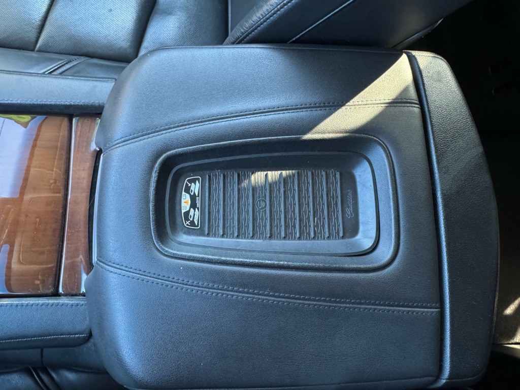 2018 Cadillac Escalade Image 33