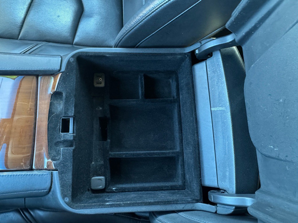 2018 Cadillac Escalade Image 34