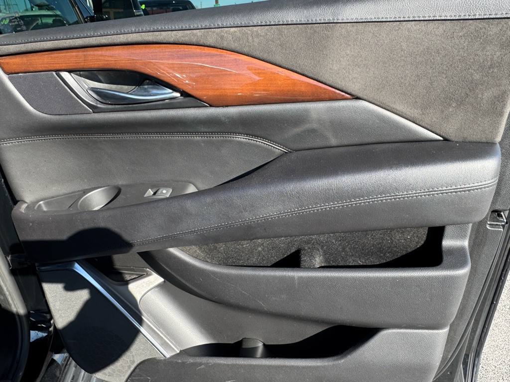 2018 Cadillac Escalade Image 41