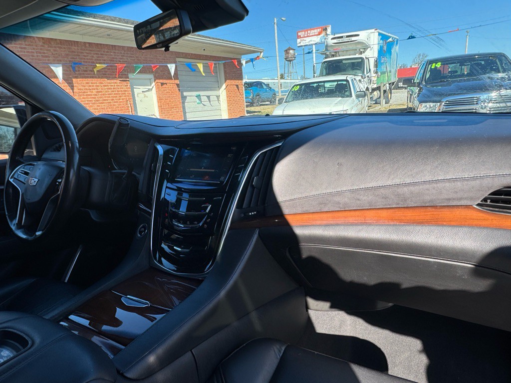 2018 Cadillac Escalade Image 46